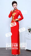 大红长袖金边长旗袍