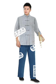 白底格子蓝裤农民装