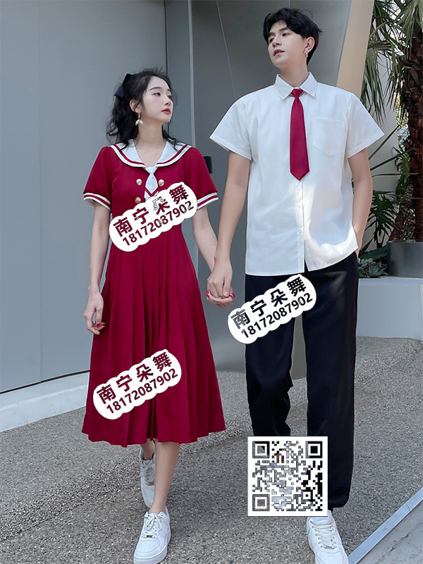 大红连衣百褶裙海军领+白衬衫红领带男现代