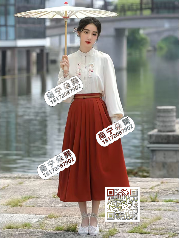 米色中山衣红裙女新中式学生装