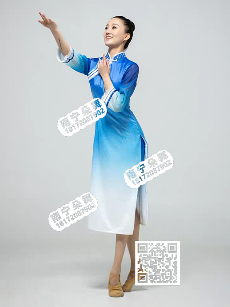 宝蓝渐变白旗袍裙从前慢