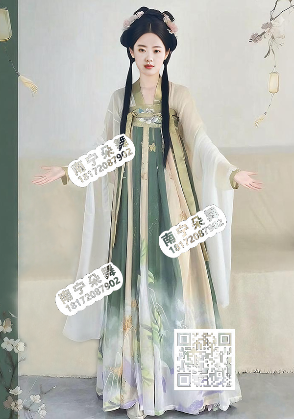 墨绿渐变白黄汉服女装