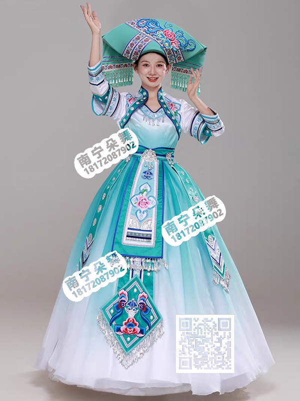 绿白渐变双层袖壮族女盛装