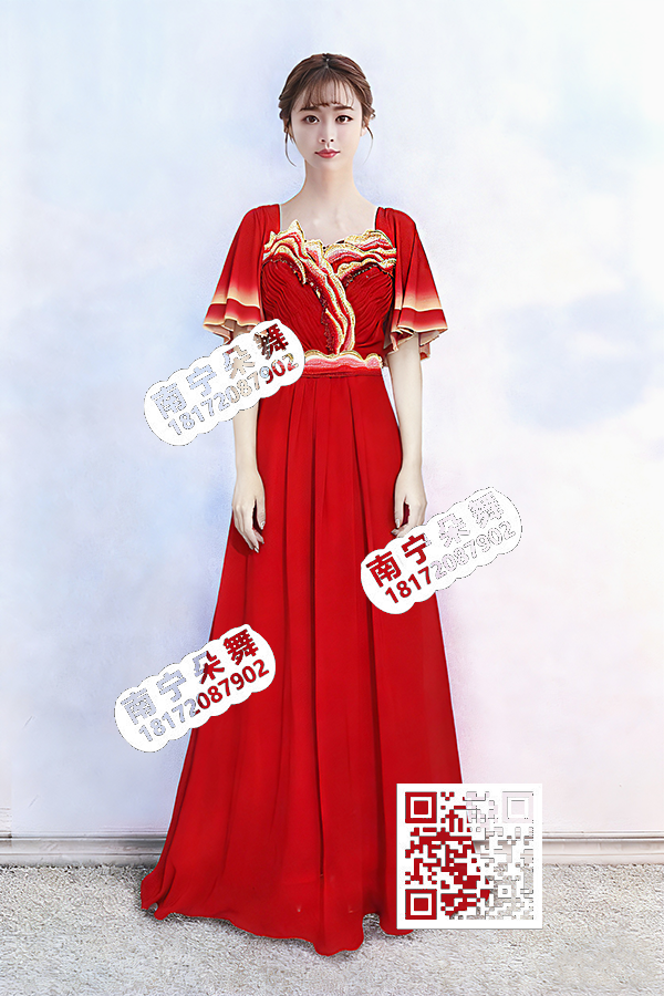 鲜红间黄波浪纹小百褶胸合唱女服